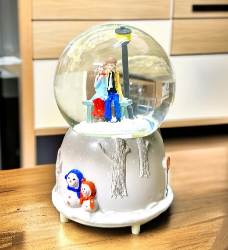 Sokak Lambası Romantik Sevgililer Işıklı Kar Küresi