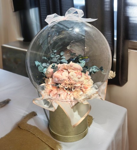 Balonlu Yapay Çiçek Aranjmanı